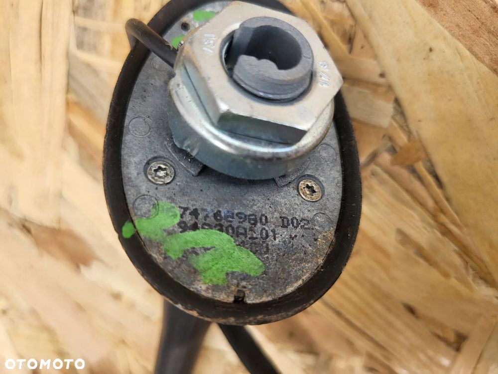 Antena dachowa Peugeot 2008 - 3