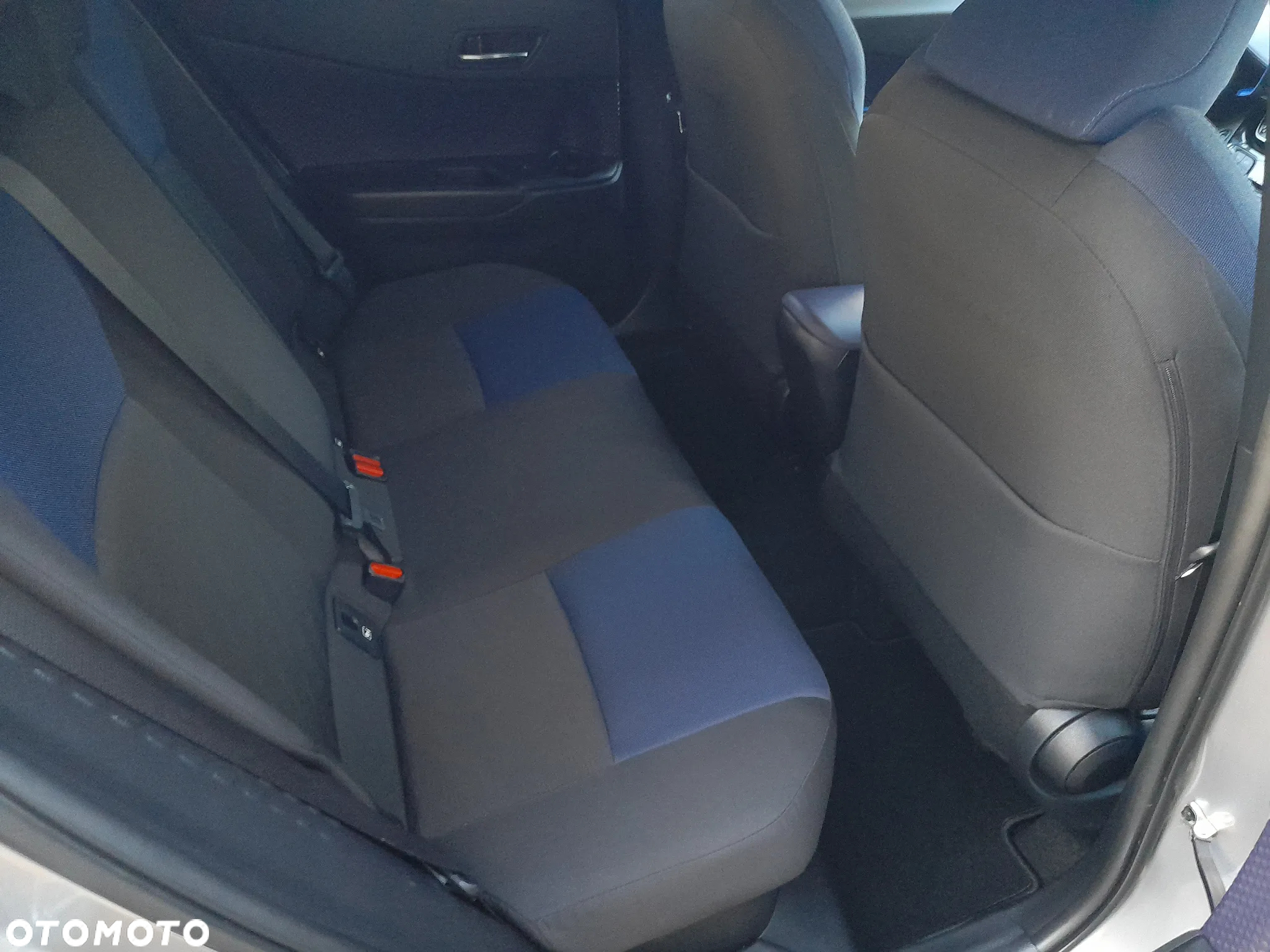 Toyota C-HR 1.8 Hybrid Dynamic - 18
