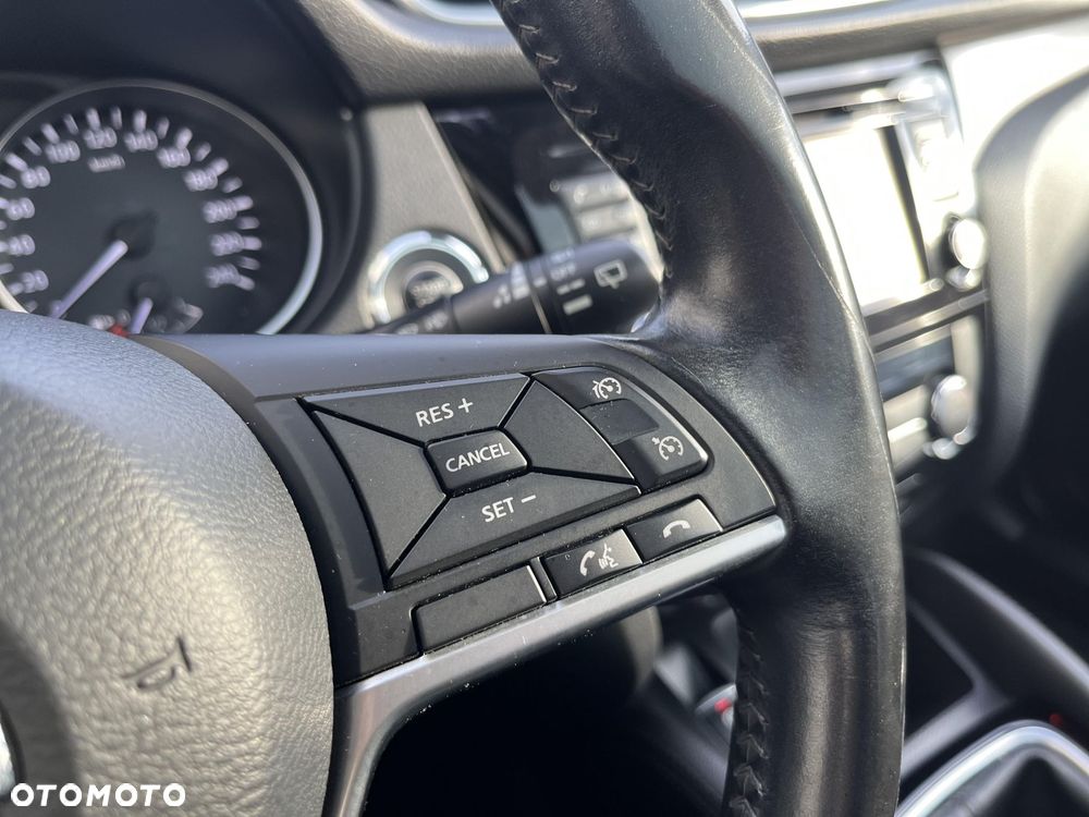 Nissan Qashqai 1.6 DIG-T N-Connecta - 25