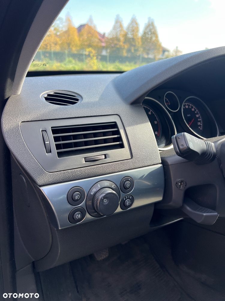 Opel Astra 1.7 CDTI DPF Cosmo - 11