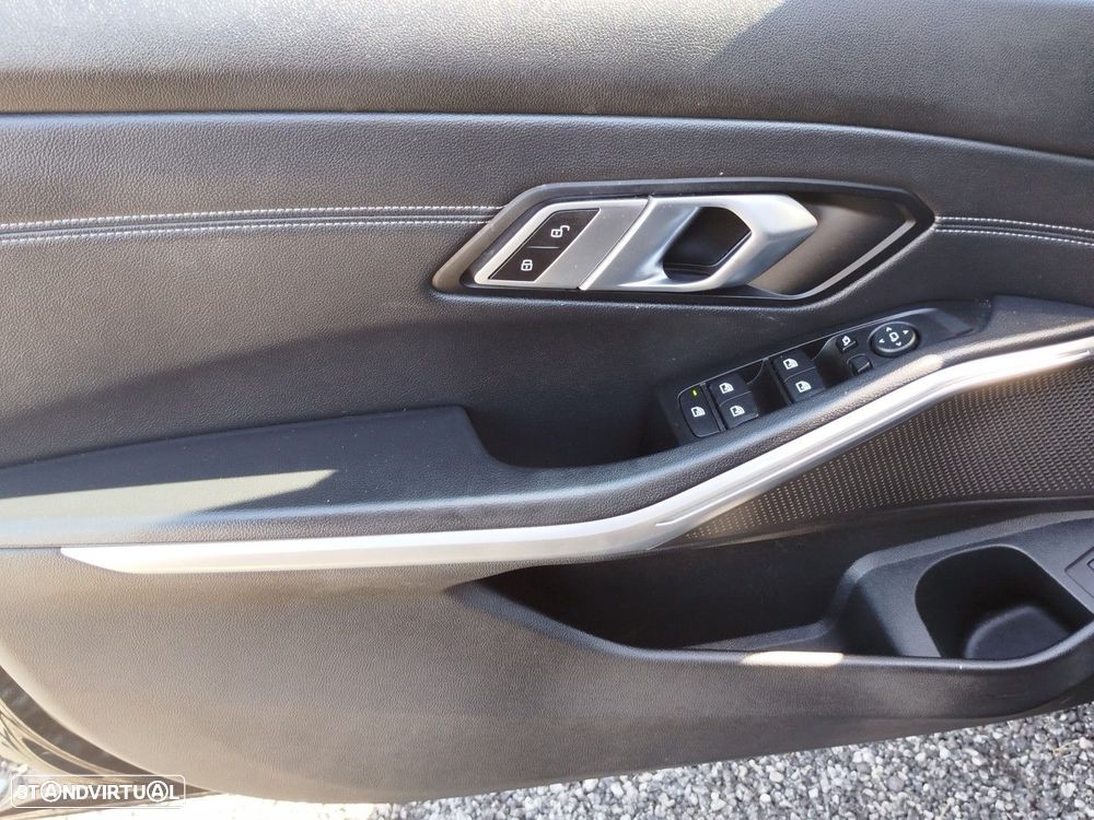 BMW 320 d Line Sport Auto - 24