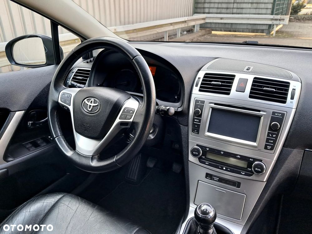 Toyota Avensis 2.0 D-4D Executive - 18