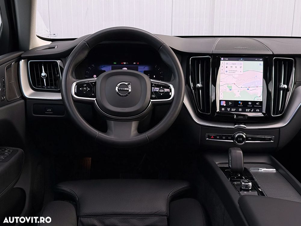 Volvo XC 60 B4 MHEV AT AWD Ultimate Dark - 22