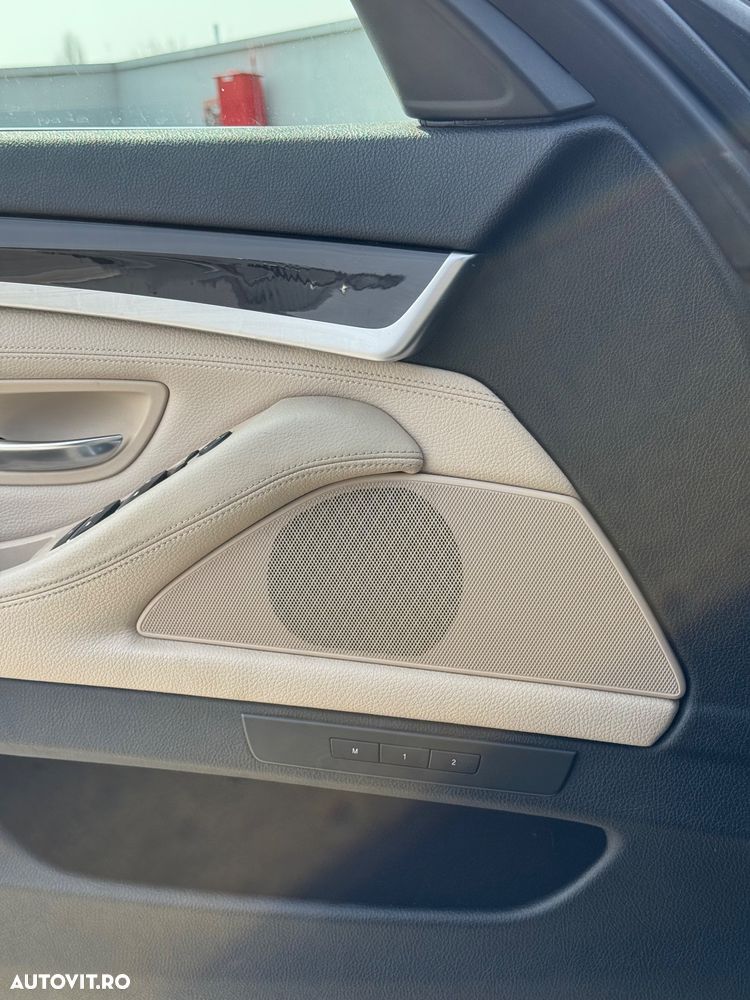 BMW Seria 5 525d xDrive - 11