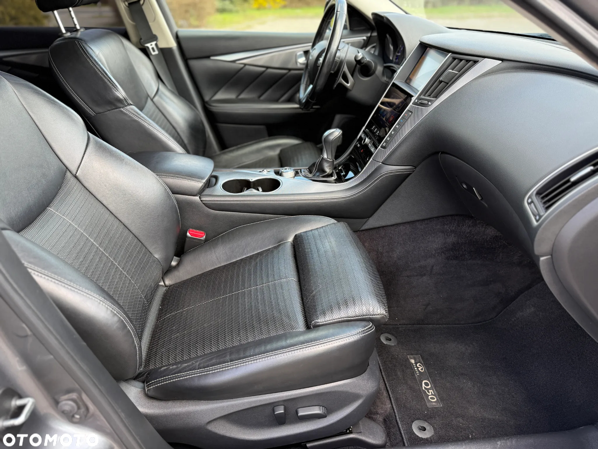 Infiniti Q50 2.0t Sport Sound Studio by Bose - 22
