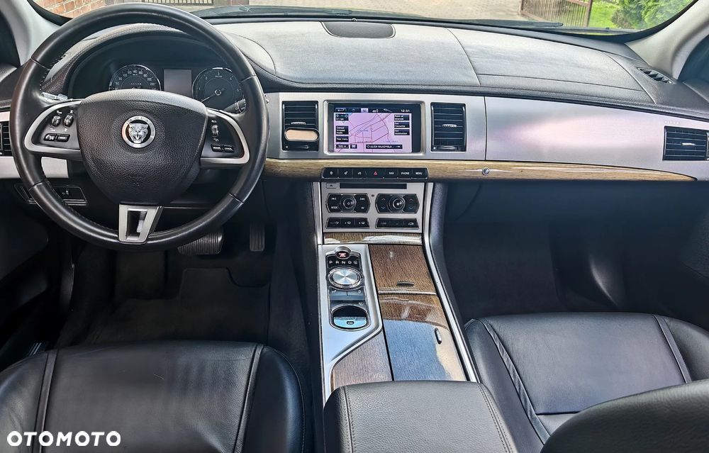 Jaguar XF 2.2 D Luxury - 7