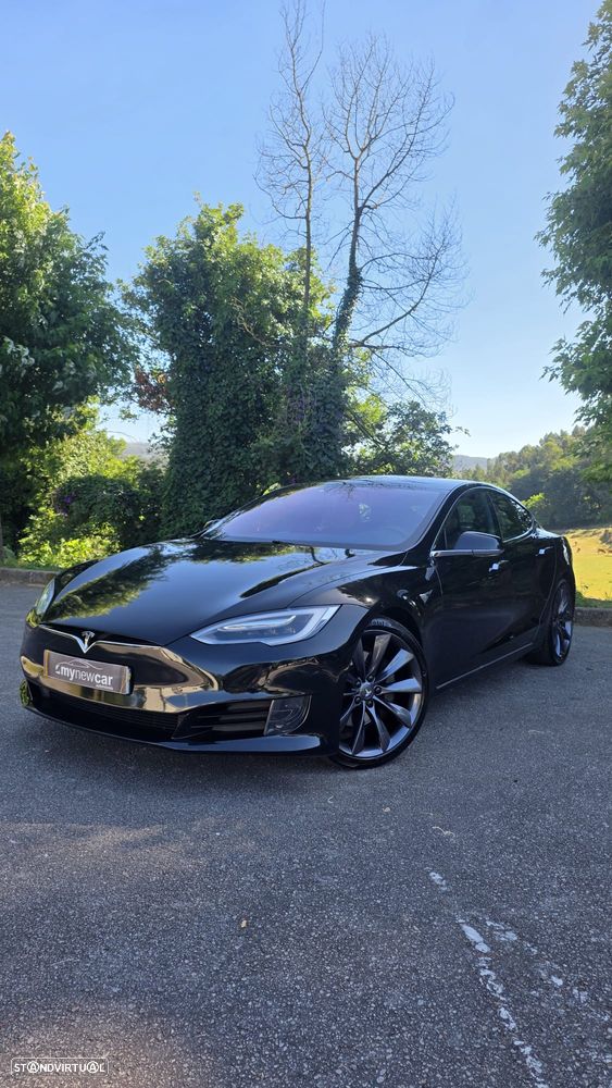Tesla Model X - 5