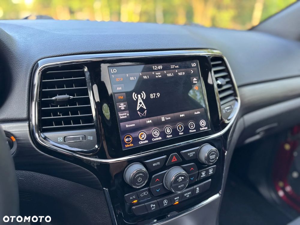 Jeep Grand Cherokee - 27