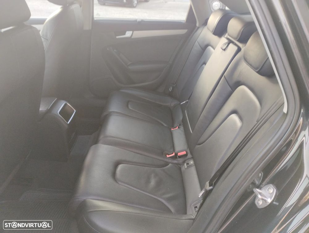 Audi A4 2.0 TDI Business Line Sport - 12