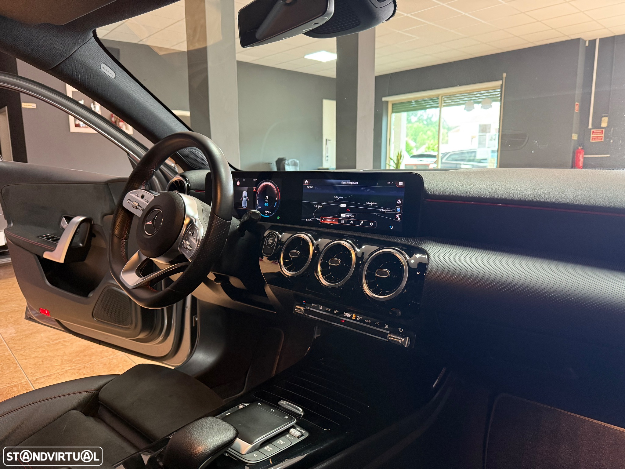 Mercedes-Benz A 250 e AMG Line - 17