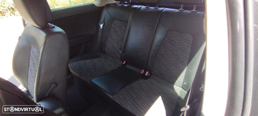 Kia Ceed S Coupé 1.6 CRDi EX - 11