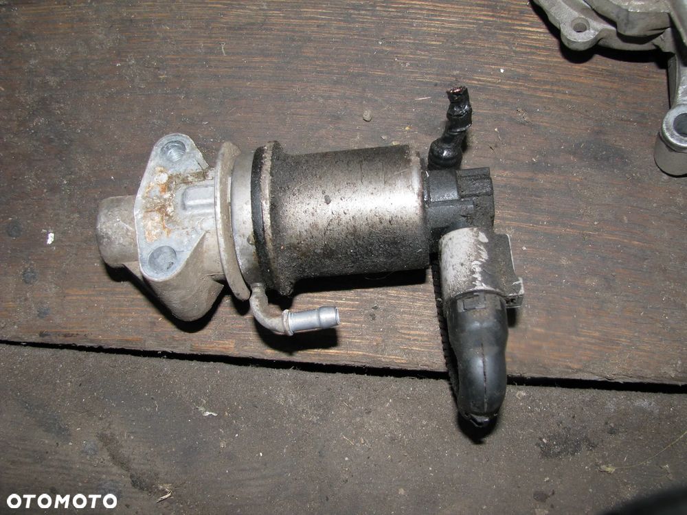 Zawór EGR OE AUDI A3 8L LIFT 06A131501P - 1