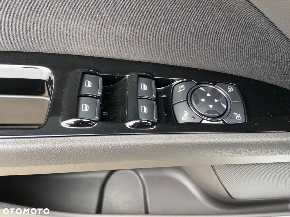 Ford Mondeo 2.0 EcoBlue Titanium - 21