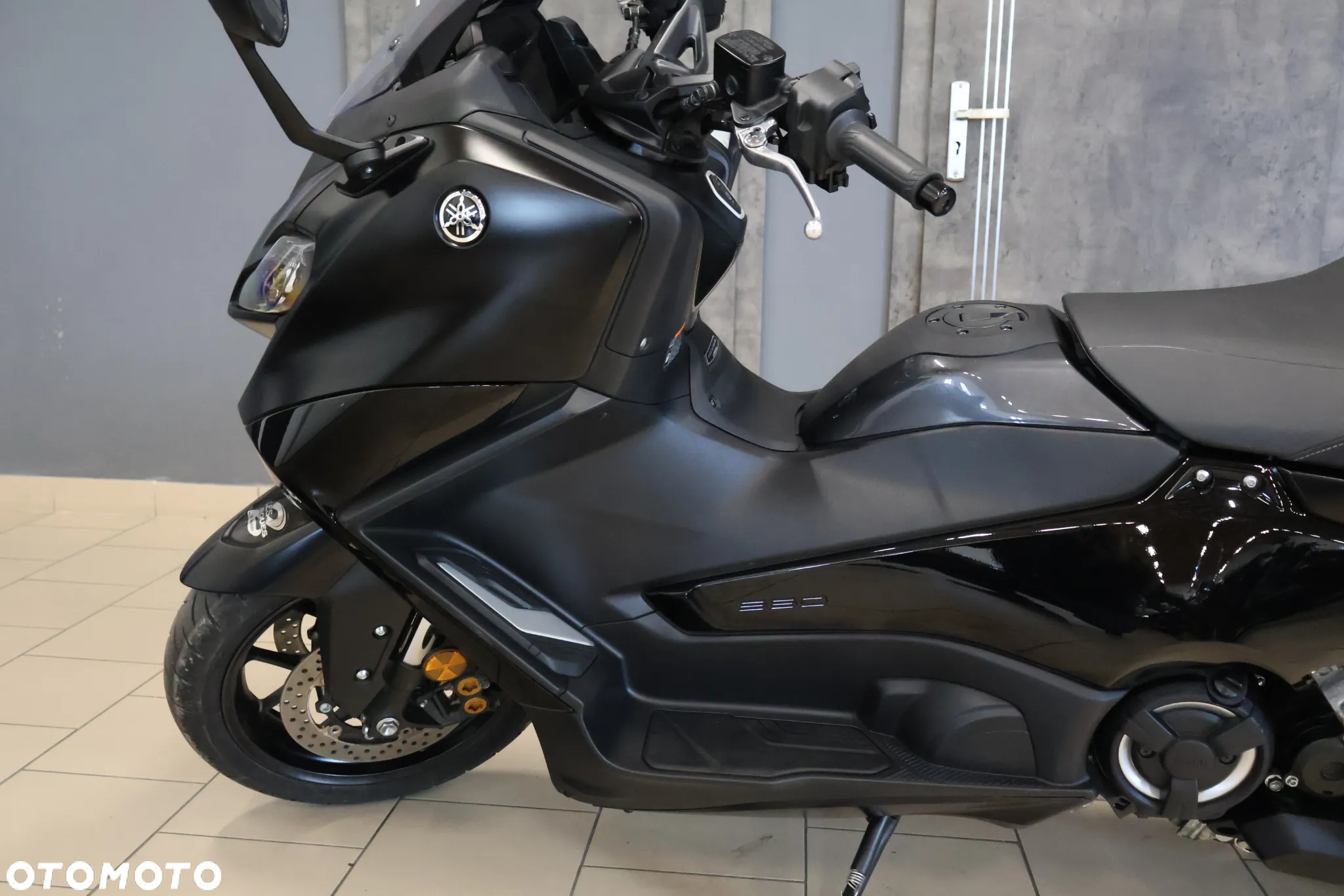 Yamaha Tmax - 25