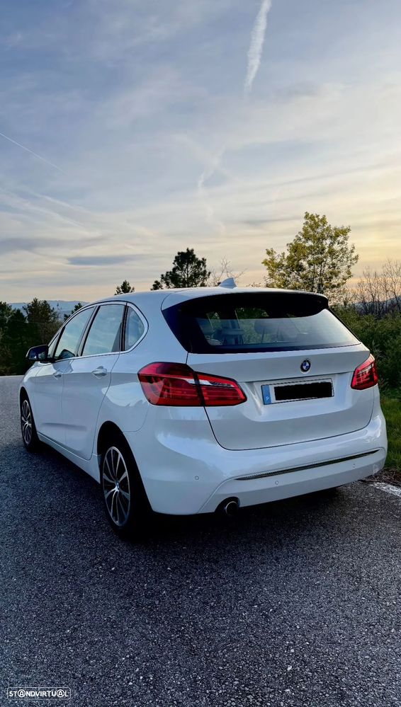 BMW 218 Active Tourer d Luxury Line - 2