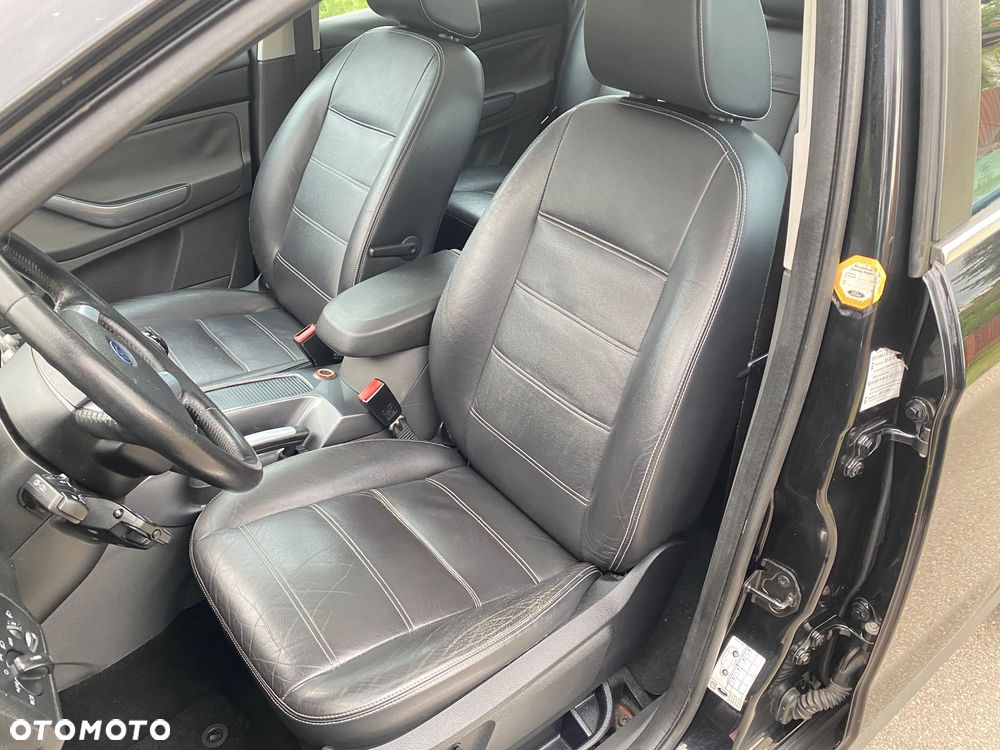 Ford Kuga 2.0 TDCi Titanium - 24