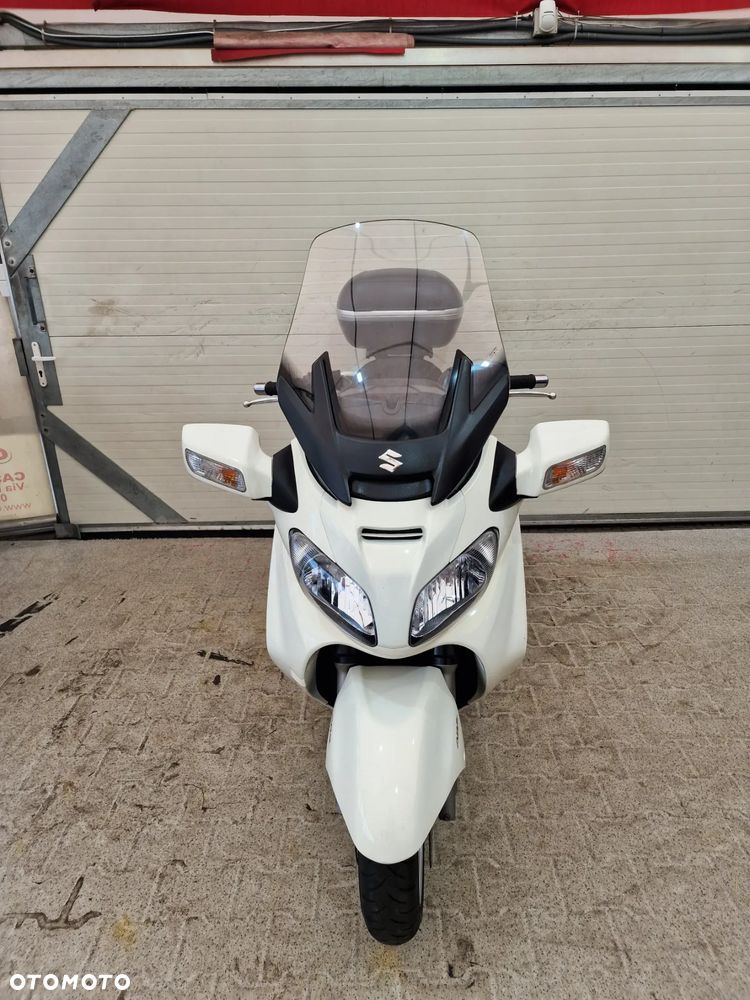 Suzuki Burgman - 16