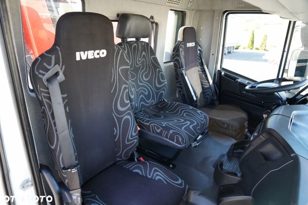 Iveco TRAKKER 410 / SKRZYNIOWY- 6,5 M + HDS PALFINGER PK 19.001 SLD / MOCNA PODŁOGA / 3 MIEJSCA / PILOT/ - 31