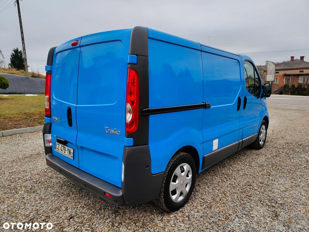 Renault TRAFIC - 2