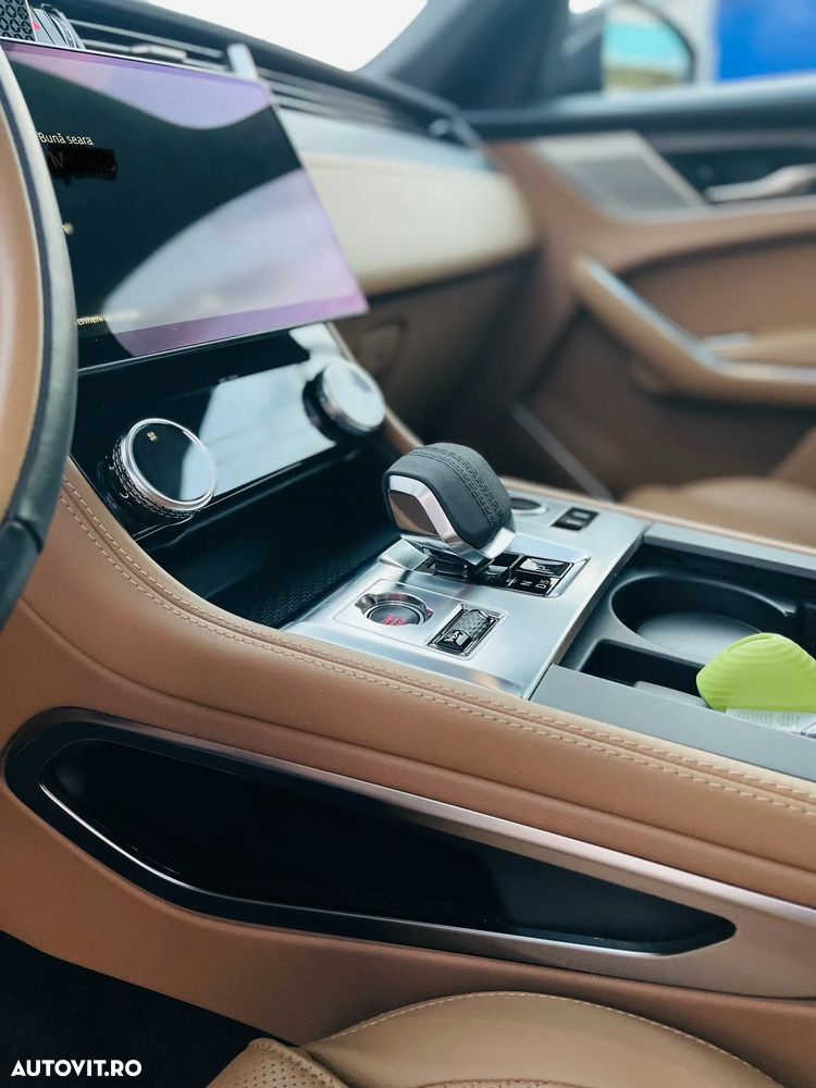 Jaguar F-Pace - 12