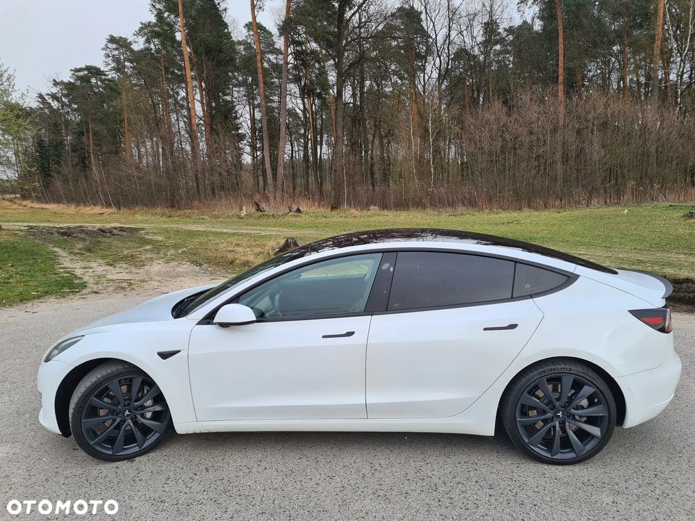 Tesla Model 3 - 3