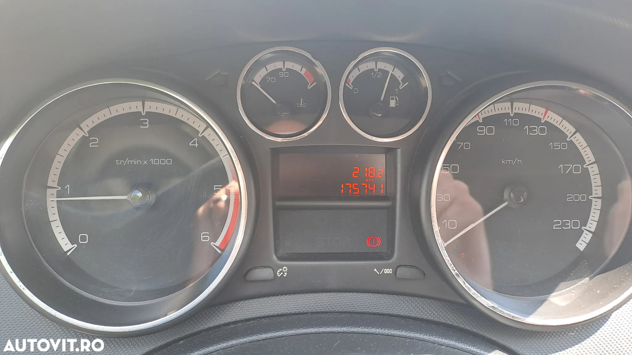 Peugeot 308 1.6HDi Confort Pack - 9
