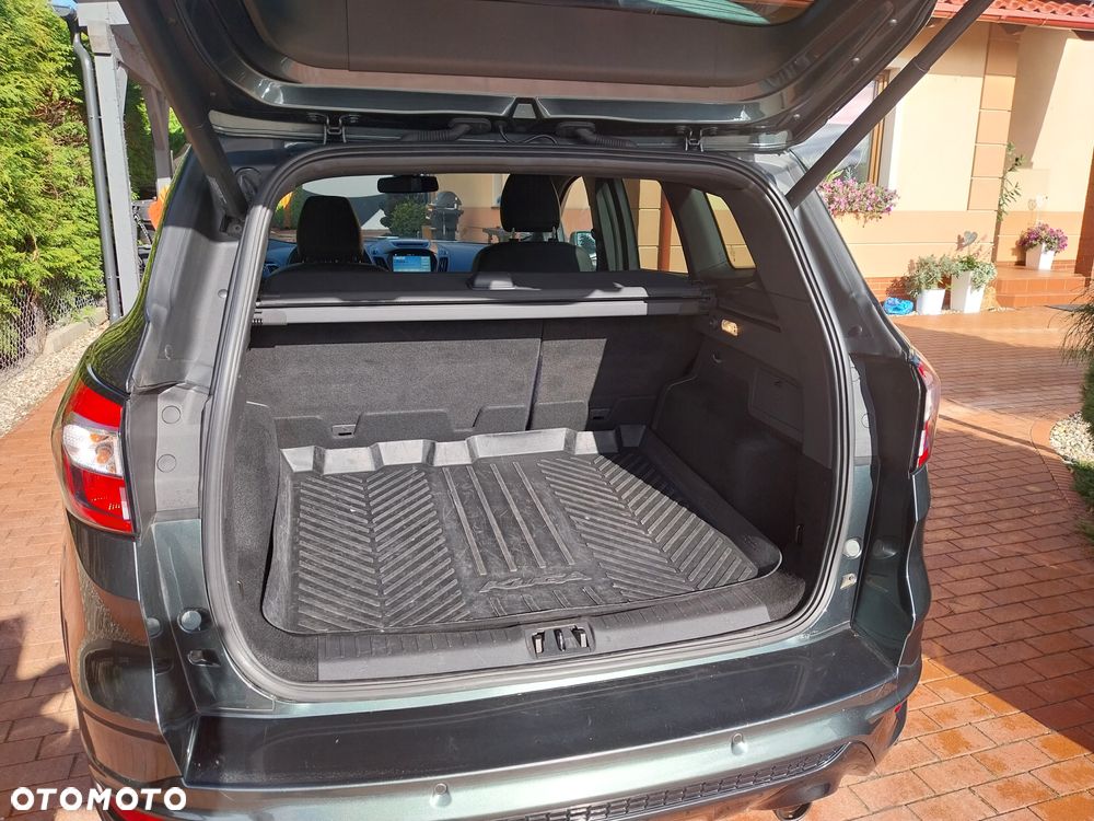 Ford Kuga 1.5 EcoBoost 2x4 ST-Line - 9