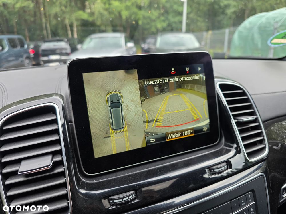 Mercedes-Benz GLS - 22