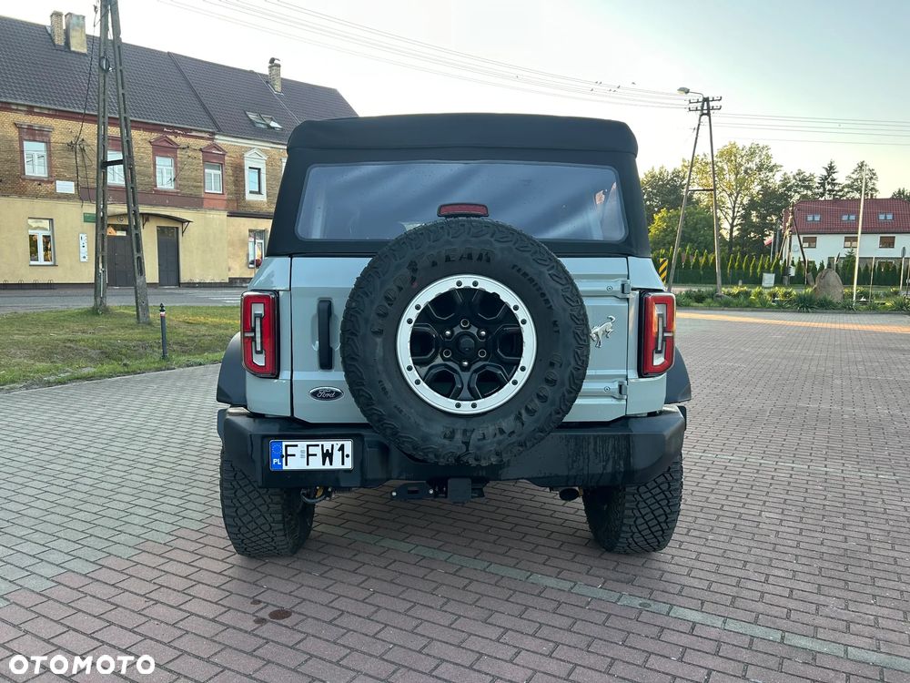 Ford Bronco - 5