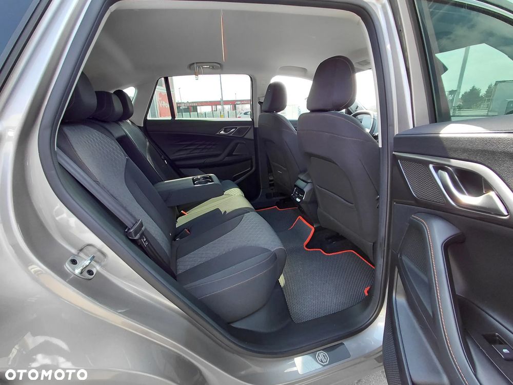 MG HS 1.5 T-GDI Excite DCT - 22