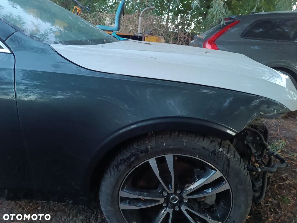 BŁOTNIK Volvo V90 S90 T8  Do założenia w kolor Lakier 492
