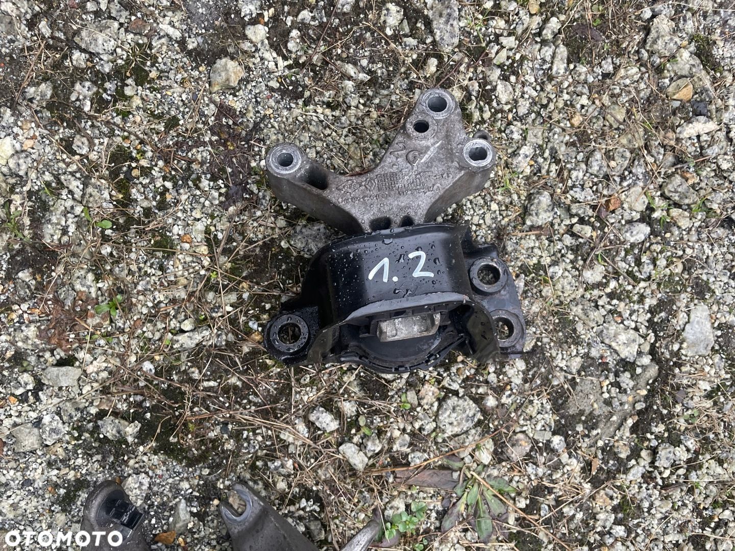 Nissan Pulsar C13 1.2DIG-T PODUSZKA PODPORA ŁAPA SILNIKA - 1