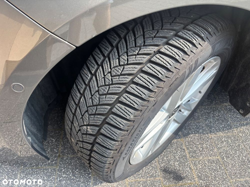 Toyota Corolla 2.0 Hybrid Comfort - 36