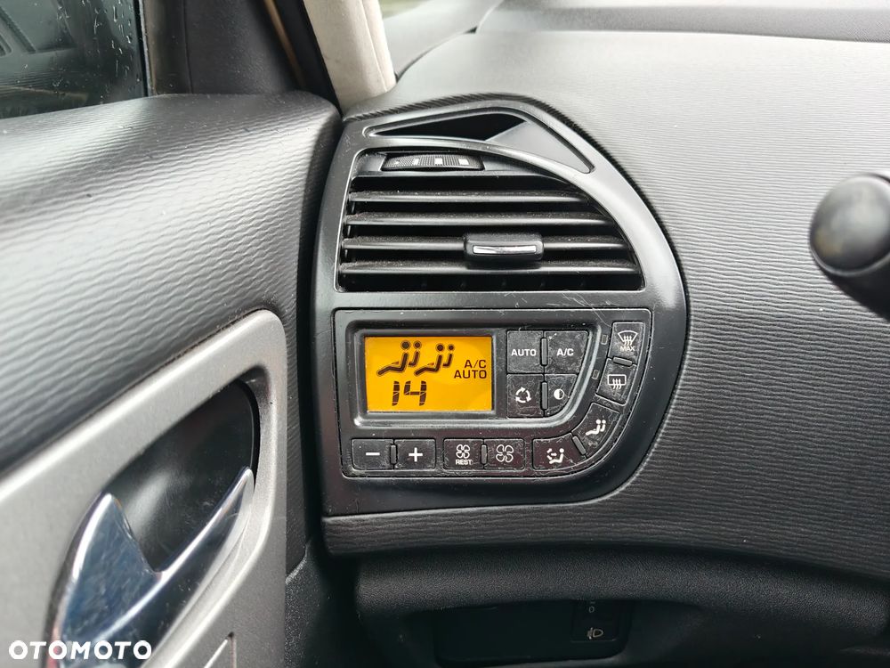 Citroën C4 Picasso 1.6 HDi FAP Exclusive - 27