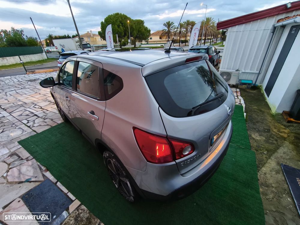 Nissan Qashqai 2.0 dCi Backstage NAVI FPD - 31