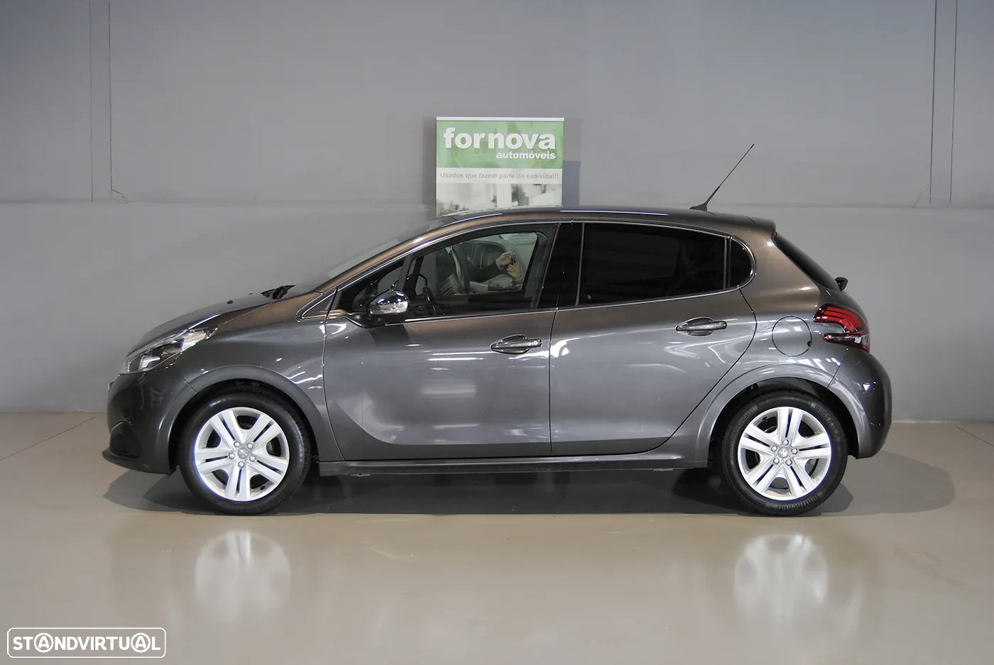 Peugeot 208 1.2 PureTech Allure - 9