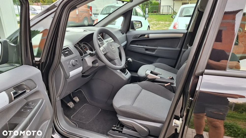 Opel Zafira 1.8 Edition Plus - 11