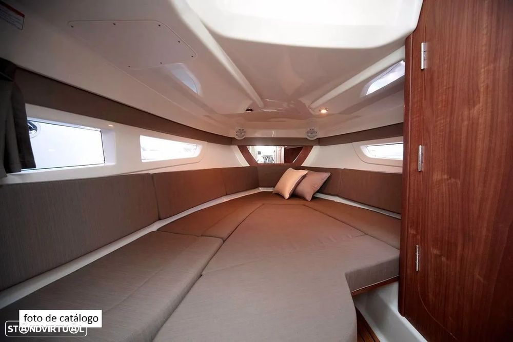 Quicksilver Activ 805 Sundeck - 11