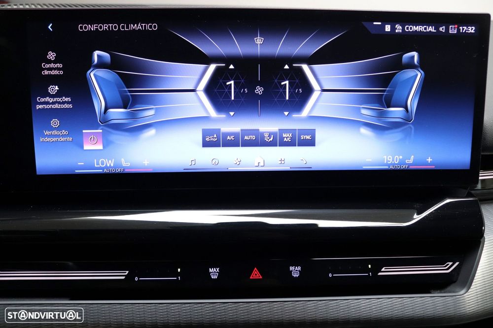 BMW 520 d xDrive Pack Desportivo M - 37
