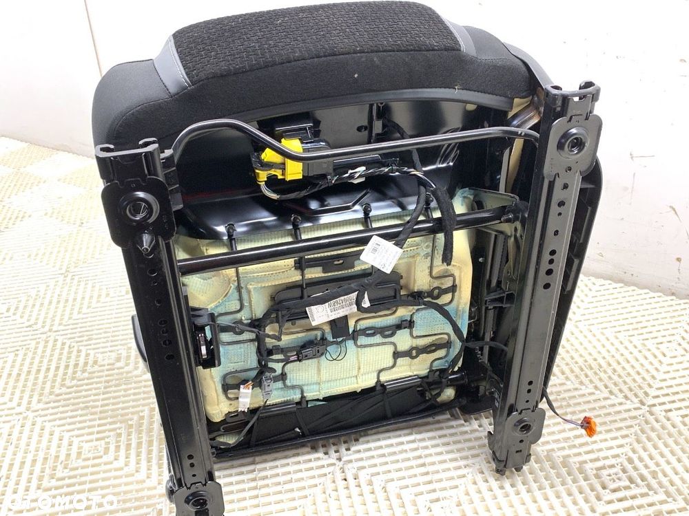 FOTEL LEWY PRZÓD  RENAULT MEGANE IV sedan 2016 - 2022 1.3 TCe 140 (LVNB) 103 kW [140 KM] benzyna - 8