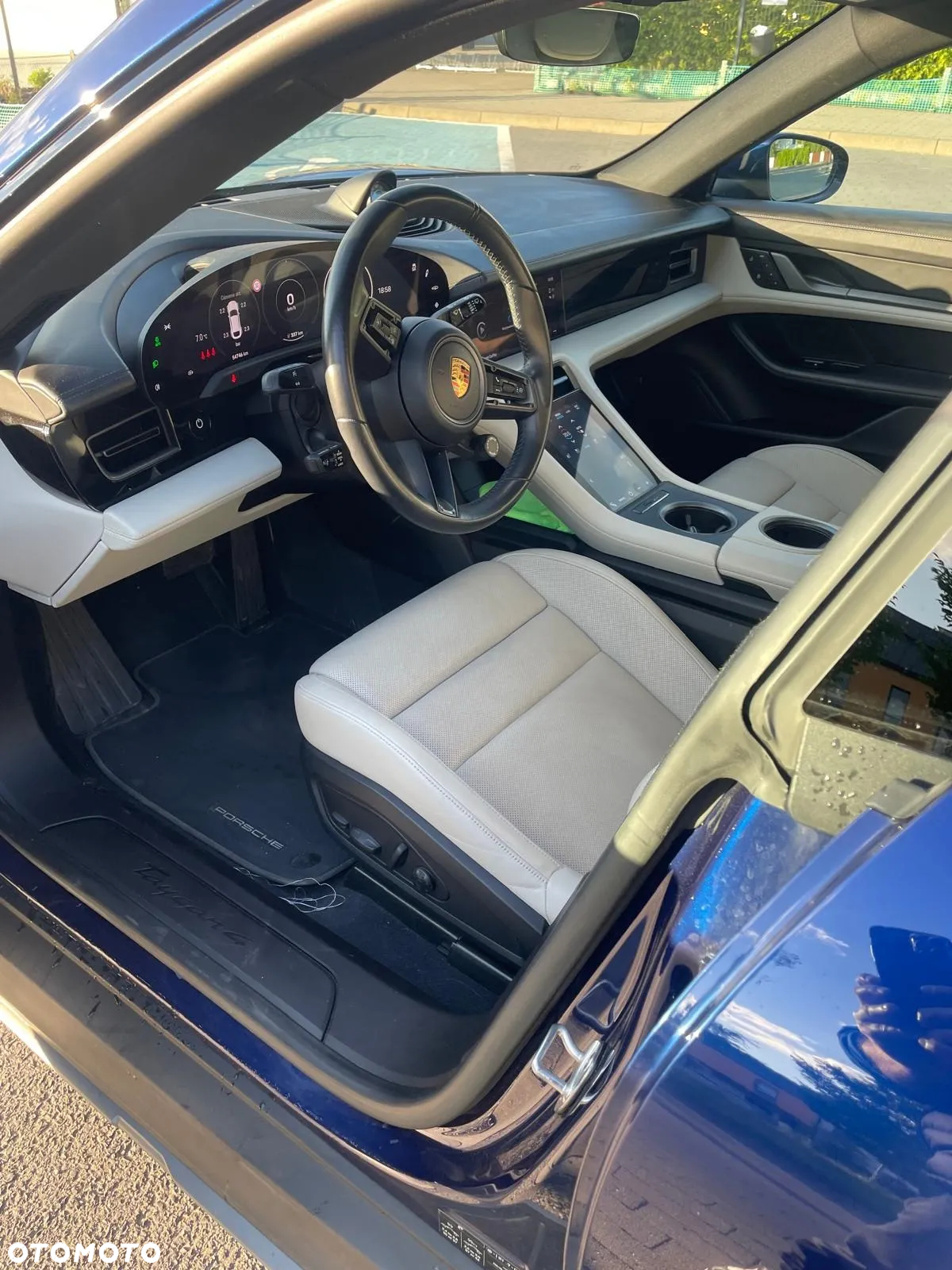 Porsche Taycan Sport Turismo - 4