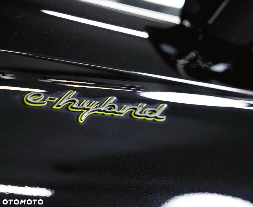 Porsche Panamera 4 E-Hybrid - 24