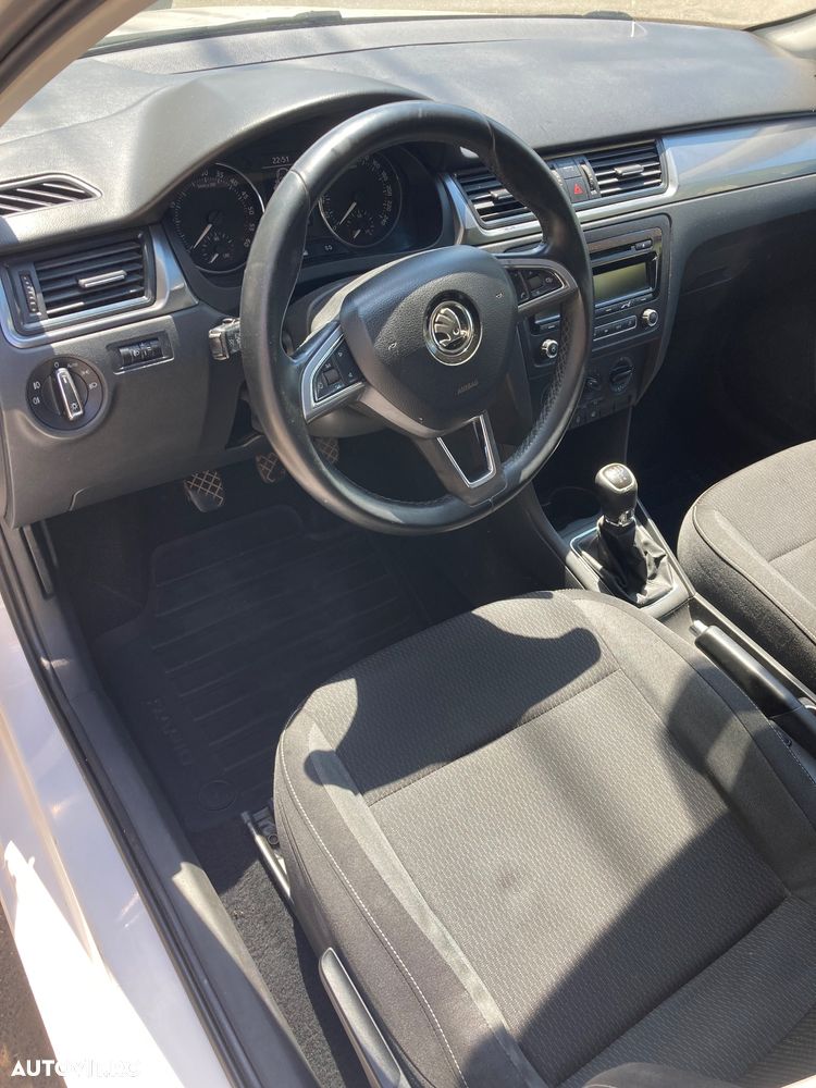 Skoda RAPID 1.6 TDI Active - 8