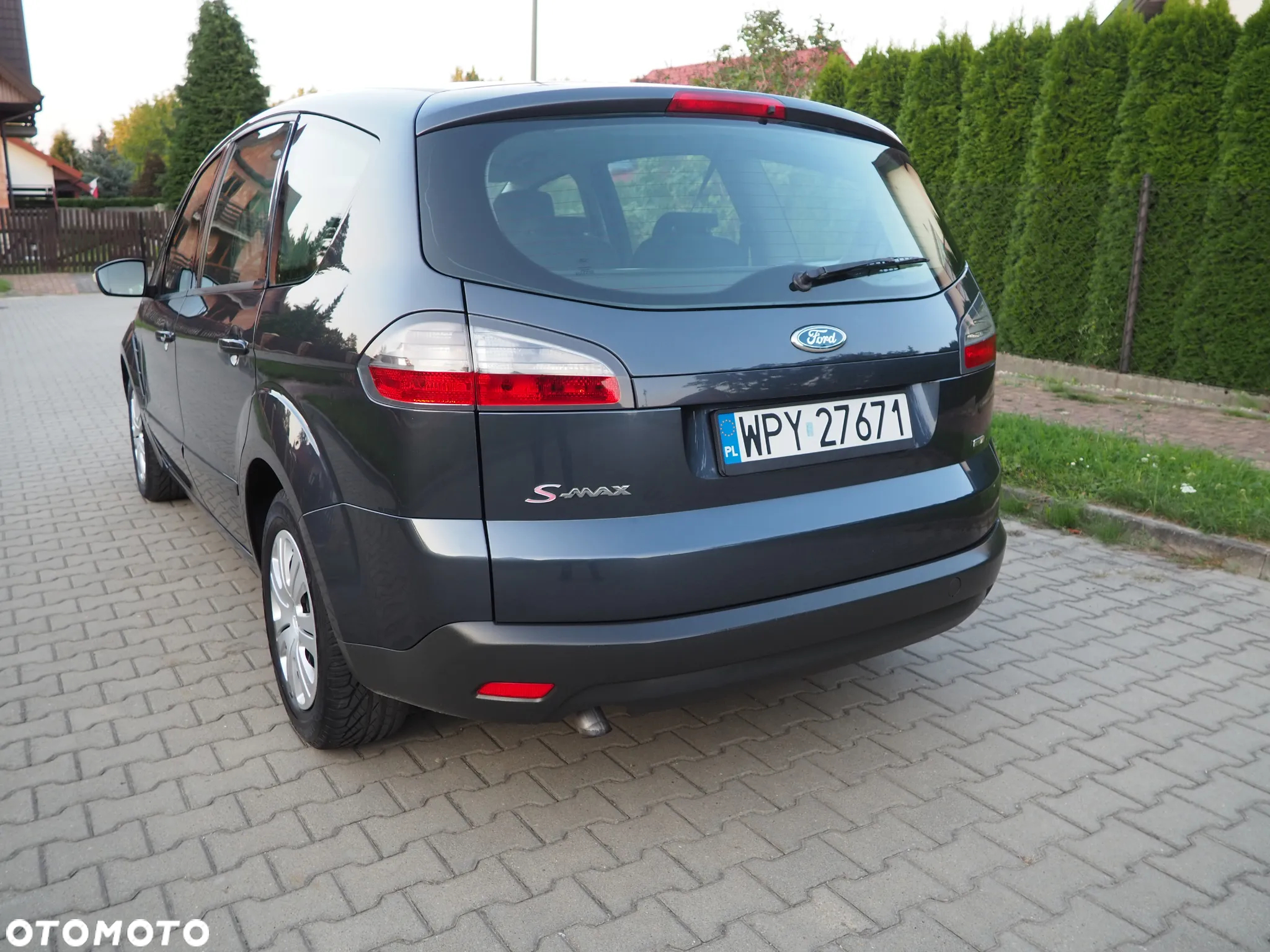 Ford S-Max - 13