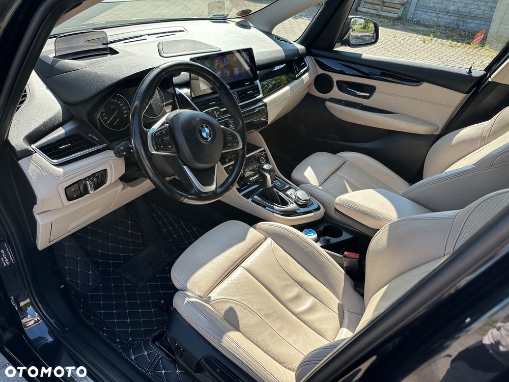 BMW Seria 2 220d - 12
