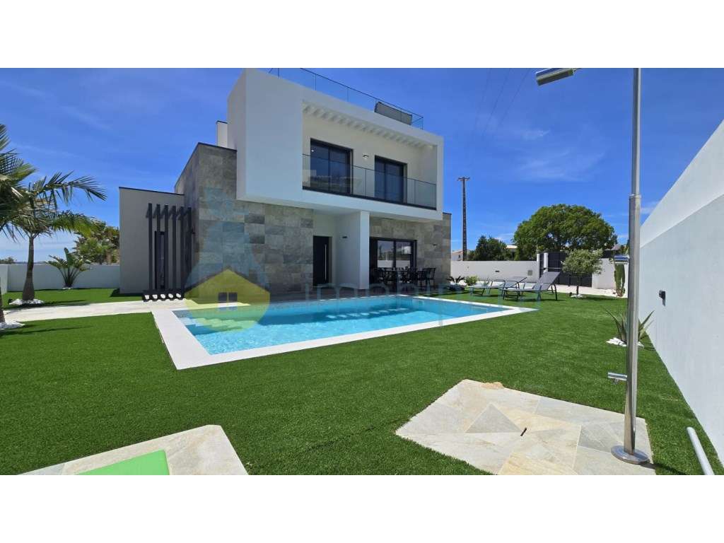 MORADIA T2+1 COM PISCINA PARA VENDA EM ARMAÇÃO DE PÊRA - NOVA CONST... - Grande imagem: 4/30