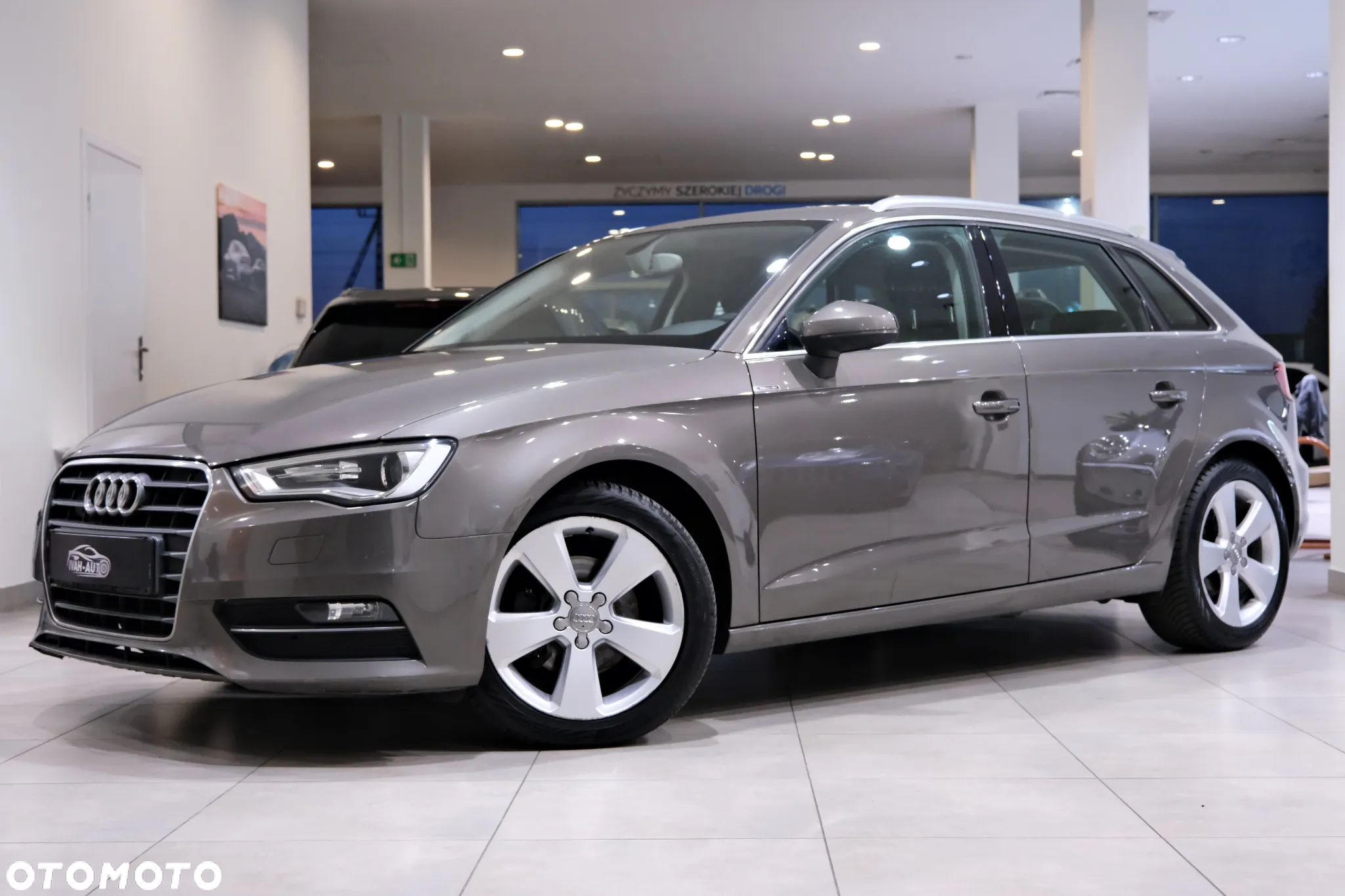 Audi A3 1.6 TDI Sportback S tronic Ambiente - 18