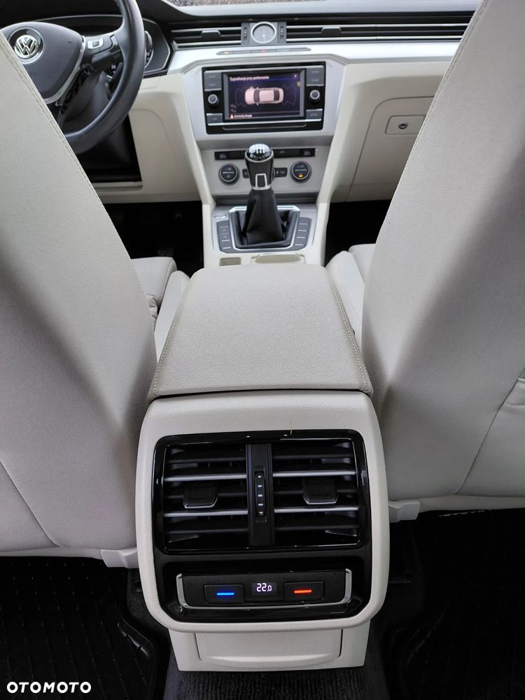 Volkswagen Passat 1.8 TSI BMT Comfortline - 19