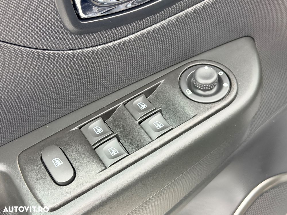 Renault Captur TCe 90 EXPERIENCE - 11