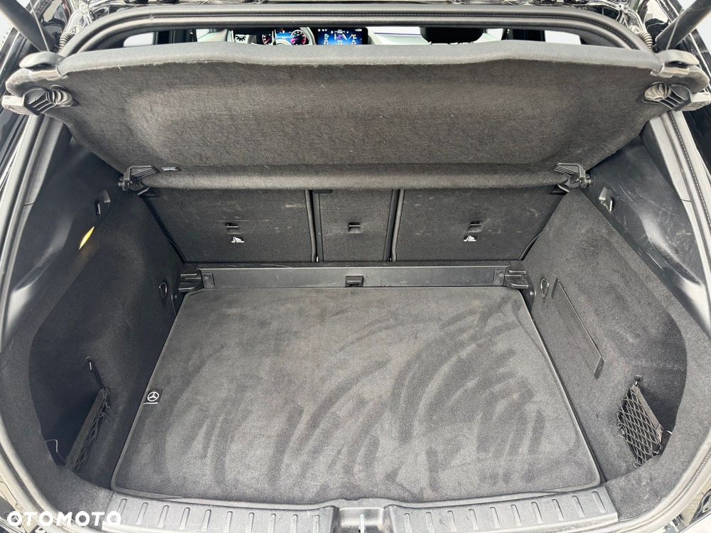 Mercedes-Benz GLA - 17